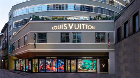 louis vuitton reggio emilia|louis vuitton milano bagutta.